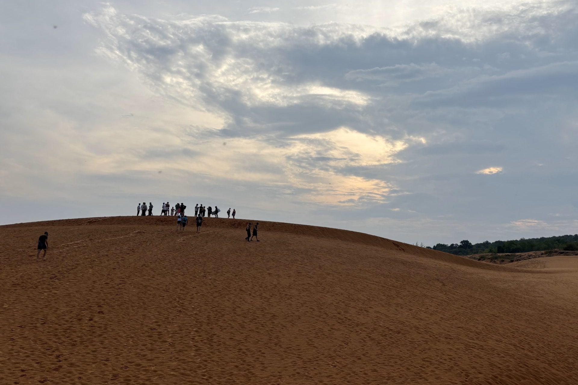Mũi Né – Sunset Champagne on the Sand Dunes